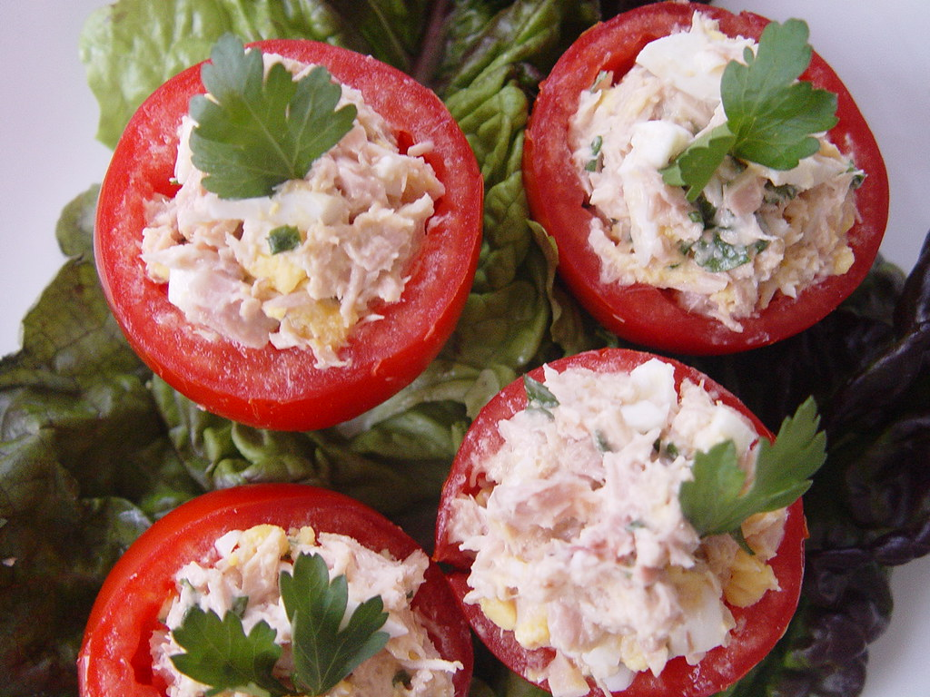 Raw Stuffed Tomatoes with Tune